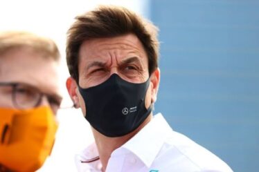 Toto Wolff supplie Ferrari de rejoindre Mercedes et Red Bull pour le titre 2022 - "Nous avons besoin d'eux"