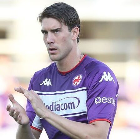 Tottenham organisera une "réunion" de Dusan Vlahovic dans les prochaines 24 heures alors qu'Arsenal est prêt à faire une offre