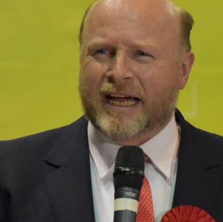 Un député travailliste fait l'objet d'une enquête pour avoir détourné l'argent des contribuables pour financer une campagne en violation «très grave»