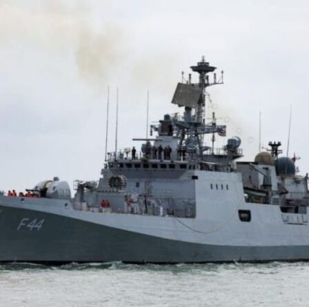 Un navire de guerre indien dans la Manche pour des jeux de guerre alors que la marine "évalue les capacités britanniques"