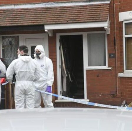 Une fille terrifiée dit à grand-mère que « papa me fait peur » dans des textes effrayants quelques heures avant un incendie mortel