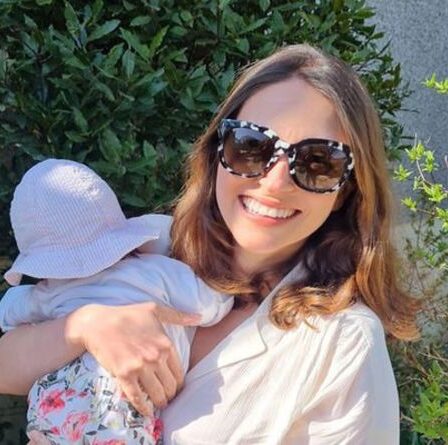 Une mère condamnée à une amende de 170 £ après s'être arrêtée dans un club de golf pendant 21 minutes pour allaiter un bébé en détresse