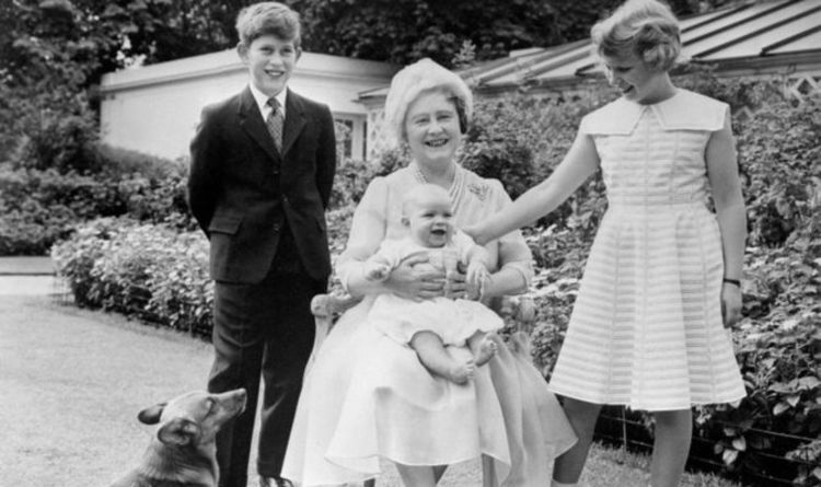 Une photo déterrée du prince Charles avec la reine mère est un « souvenir merveilleux »