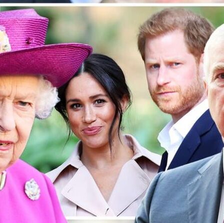 « Une tache sur son héritage !  La reine attaquée alors que les Sussex perdent des titres mais pas le prince Andrew