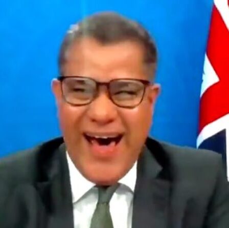 « Vous n'avez pas le choix ! » Adam Fleming de la BBC a Sharma en points de suture avec un quiz forcé Cop26
