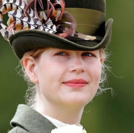 ​​La « attachante » Lady Louise déteint sur la cousine Charlotte avec un tutoriel sur le dessin de lapins