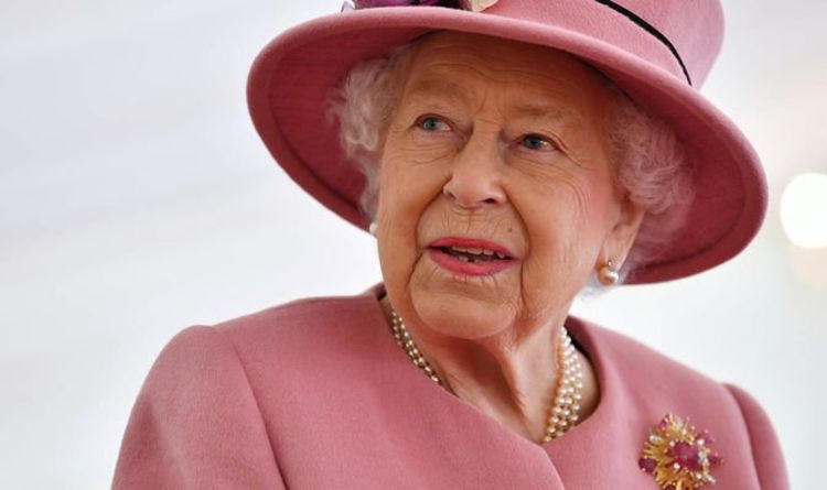 La surprise bouleversante de la reine pour les enfants de Cambridge à Balmoral révélée par un expert royal