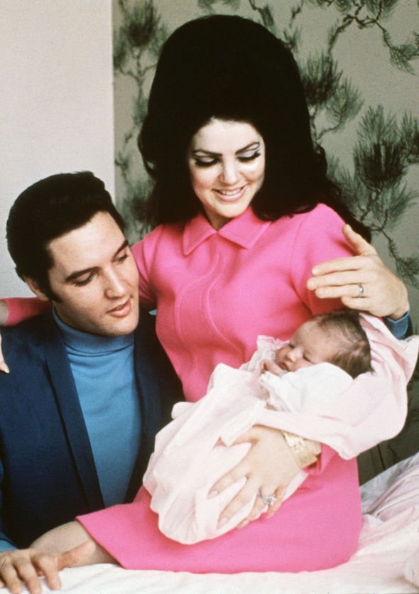 Elvis et Priscilla avec bébé Lisa Marie