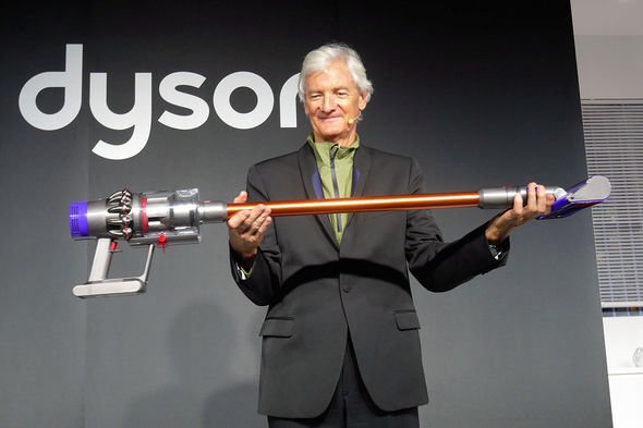 James Dyson présente le nouveau nettoyeur Cyclone V10
