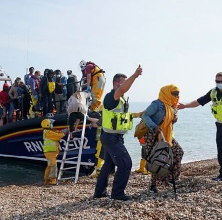Les passages de migrants au Royaume-Uni atteignent un niveau RECORD avec «1 000 tentatives» pour se rendre dans le Kent en une journée