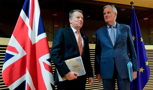 Michel Barnier : le négociateur de l'UE pour le Brexit avec Lord Frost