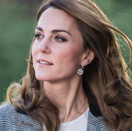 Kate à la rescousse !  La duchesse jouera un rôle essentiel pour aider la reine alors que la crise secoue le monarque