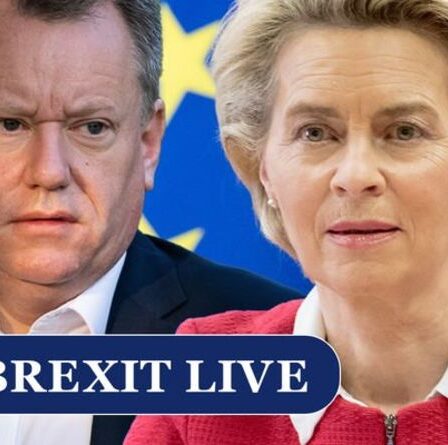 Brexit EN DIRECT : Point critique !  Frost aveugle l'UE avec un ultimatum de l'article 16 - bloc sur cordes