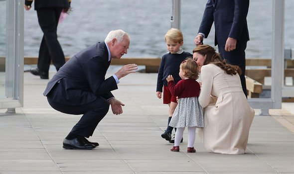 Prince George: lui et sa sœur la princesse Charlotte ont accompagné leurs parents lors de la tournée