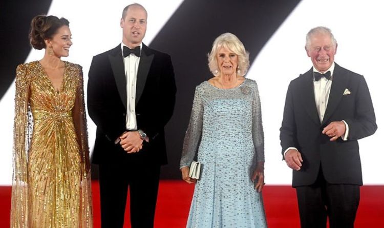 Kate et William rejoignent Charles et Camilla alors que la famille royale vole la vedette à la première de James Bond