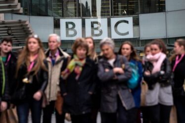L'écart entre les sexes de la BBC critiqué dans un nouveau rapport de l'Ofcom "est à la traîne par rapport à ses rivaux en matière d'égalité pour les femmes"