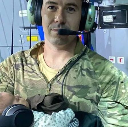 Afghanistan : un sergent de la RAF a bercé le bébé d'une mère afghane épuisée lors d'un vol de sauvetage