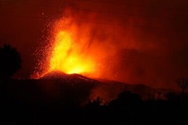 Avertissement de pluie acide partagé alors que les éruptions du volcan La Palma se poursuivent
