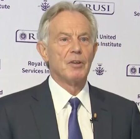 « Besoin de bottes au sol ! »  Tony Blair exige une intervention militaire afghane dans un discours bizarre