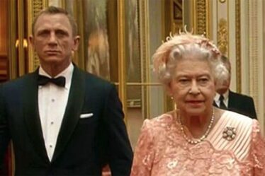 Bond Daniel Craig était terrifié de tourner avec The Queen "C'est plus extrême que The Crown"