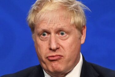 Boris Johnson harcelé par les chefs d'entreprise à propos de la randonnée de NI « Un coup de pied dans les dents ! »