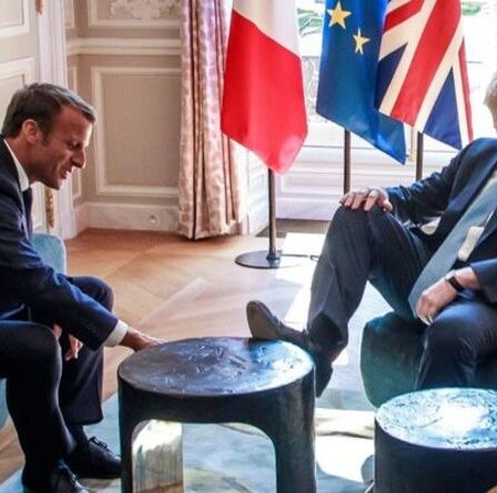 Boris Johnson lance une offensive de charme avec Macron après les affirmations d'AUKUS « coup de poignard dans le dos »