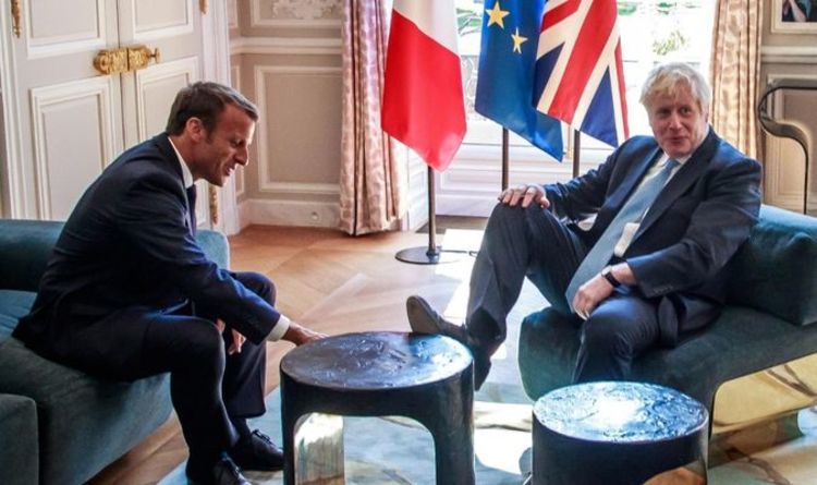Boris Johnson lance une offensive de charme avec Macron après les affirmations d'AUKUS « coup de poignard dans le dos »