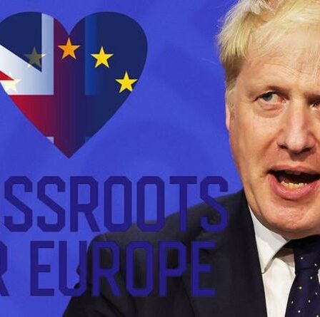 Brexit EN DIRECT: Boris fait face à une ÉNORME manifestation de Rejoin EU après le chaos pétrolier - "Ça ne marche pas!"