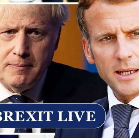 Brexit EN DIRECT: Macron et VDL redessinés après que l'alliance britannique, américaine et australienne éclipse les plans de l'armée de l'UE