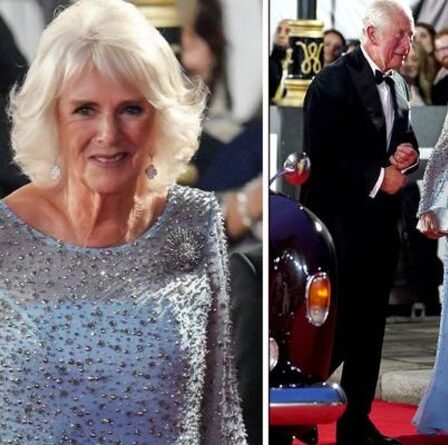 Camilla duchesse de Cornouailles 'cloué' en robe bleue à la première de James Bond - 'magnifique'