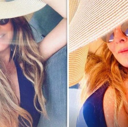 Carol Vorderman, 60 ans, fait une démonstration époustouflante alors qu'elle se déshabille pour se mettre en bikini au Pays de Galles