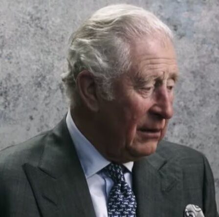 "Chanceux de l'avoir pendant 100 ans", le prince Charles en larmes rend hommage au prince Philip