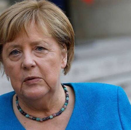 Chaos électoral allemand: l'Allemagne traverse un "moment difficile" alors que le parti de Merkel bat de l'aile