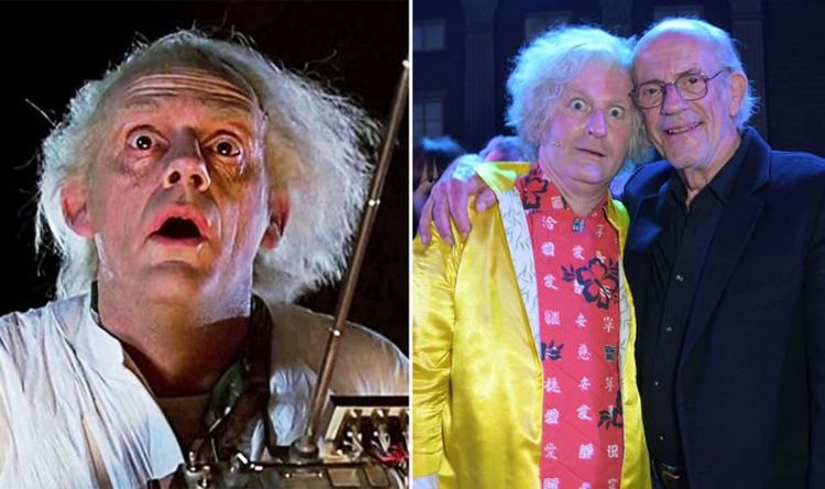 Christopher Lloyd danse sur scène avec Doc Brown à Back to the Future the Musical – REGARDER