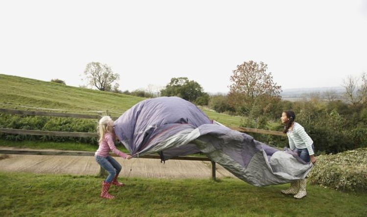 Conseil ultime des campeurs sur la façon de faire rouler une tente - « faites rouler les enfants dessus »