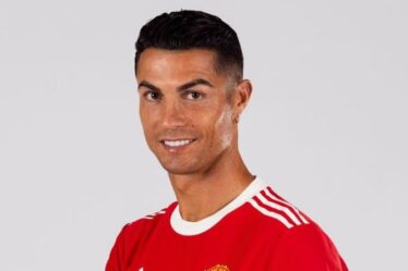 Cristiano Ronaldo photographié dans le kit Man Utd pour la première fois après avoir terminé le transfert