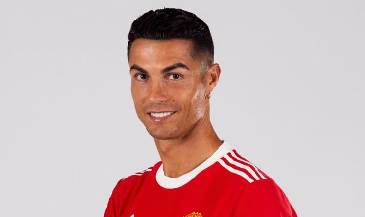 Cristiano Ronaldo photographié dans le kit Man Utd pour la première fois après avoir terminé le transfert