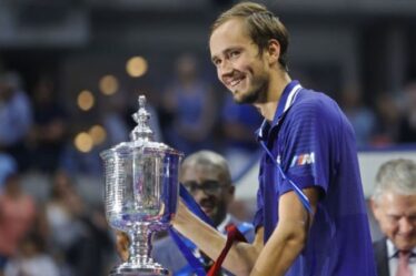 Daniil Medvedev laisse la foule de l'US Open consternée par les commentaires de Federer, Nadal et Djokovic