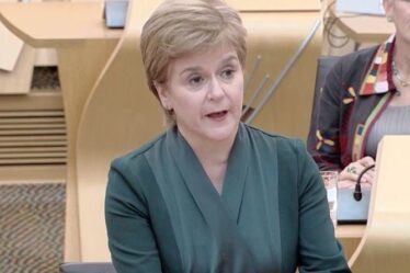 Débat en Écosse EN DIRECT: les députés se disputeront le SNP quelques heures après que Boris ait appelé le bluff de Sturgeon