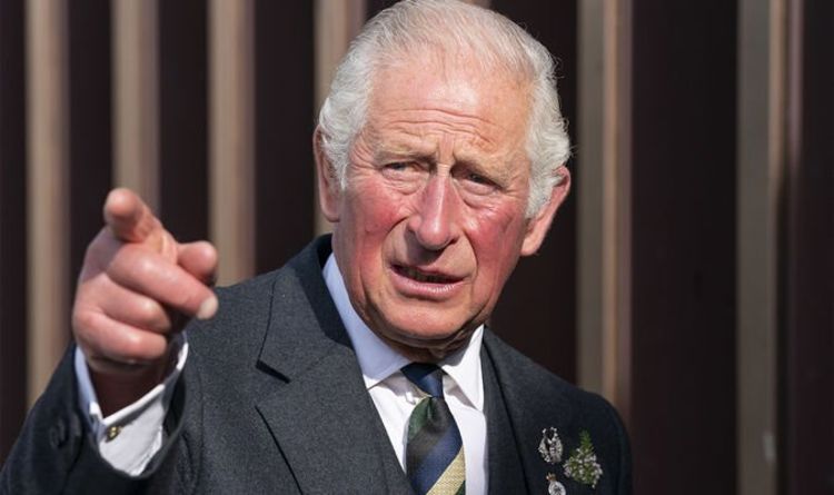 «Des conseils précieux» Le prince Charles fait appel à un nouveau gourou de la mode pour l'aider à s'habiller
