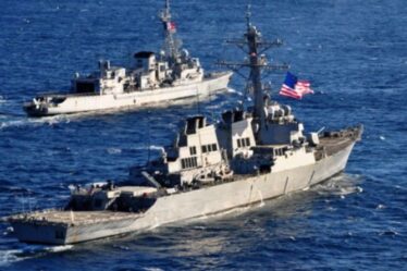 'Destructeur de paix et de stabilité !'  La Chine fustige les États-Unis alors qu'un navire de guerre pénètre dans le détroit de Taïwan