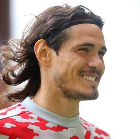 Edinson Cavani fait une demande spéciale aux fans de Man Utd après le transfert de Cristiano Ronaldo