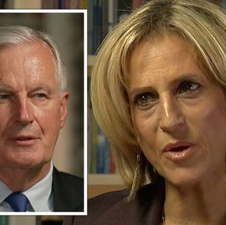 Emily Maitlis de la BBC met Michel Barnier sur la sellette au sujet du protocole du Brexit "ne fonctionne pas"