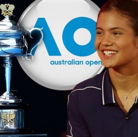 Emma Raducanu s'apprête à passer Noël à l'hôtel alors que Brit trace la voie vers la gloire de l'Open d'Australie
