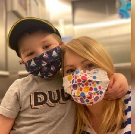 Enfant diagnostiqué avec un cancer après une éruption cutanée trouvée sur sa cheville - signes de leucémie à repérer