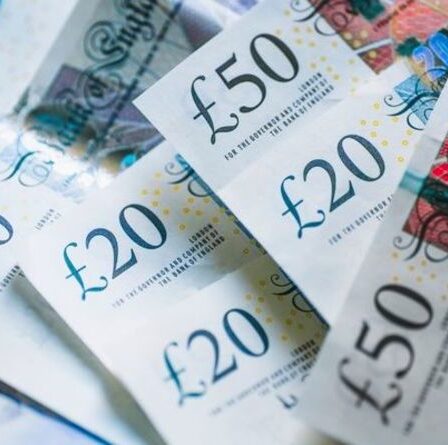 Excellente nouvelle pour les épargnants, car le nouveau compte bancaire offre un taux d'intérêt de cinq pour cent