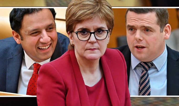 FMQs EN DIRECT: Sturgeon prêt à faire appel à l'armée britannique pour faire face à la crise des ambulances en Écosse