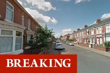 Horreur poignardée à Manchester: un garçon a été poignardé à mort par deux hommes dans une rue animée