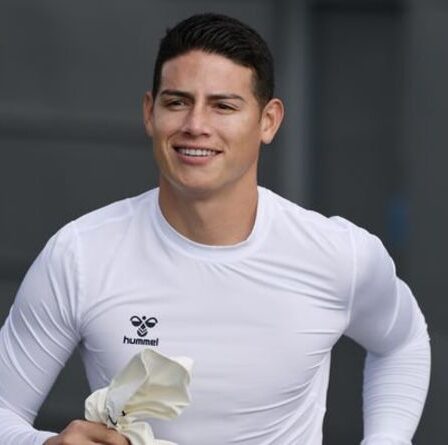 James Rodriguez d'Everton "au Qatar pour des discussions" alors que l'étrange séjour des Toffees touche à sa fin