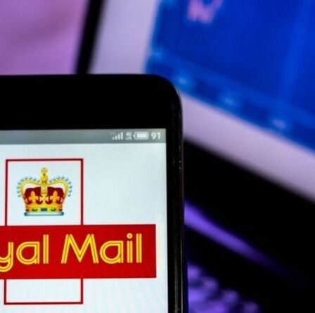 "Je suis gêné": avertissement alors qu'une femme tombe pour avoir convaincu l'arnaque des frais de port de Royal Mail